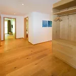 Casa Della By Premium *